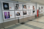 В аэропорту Толмачёво открылась фотовыставка о детях с онкологией