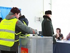 Почти 400 человек проголосовали в аэропорту Толмачёво