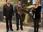 Гости выставки картин в аэропорту  Толмачёво увидели «Полёты во сне и наяву»
